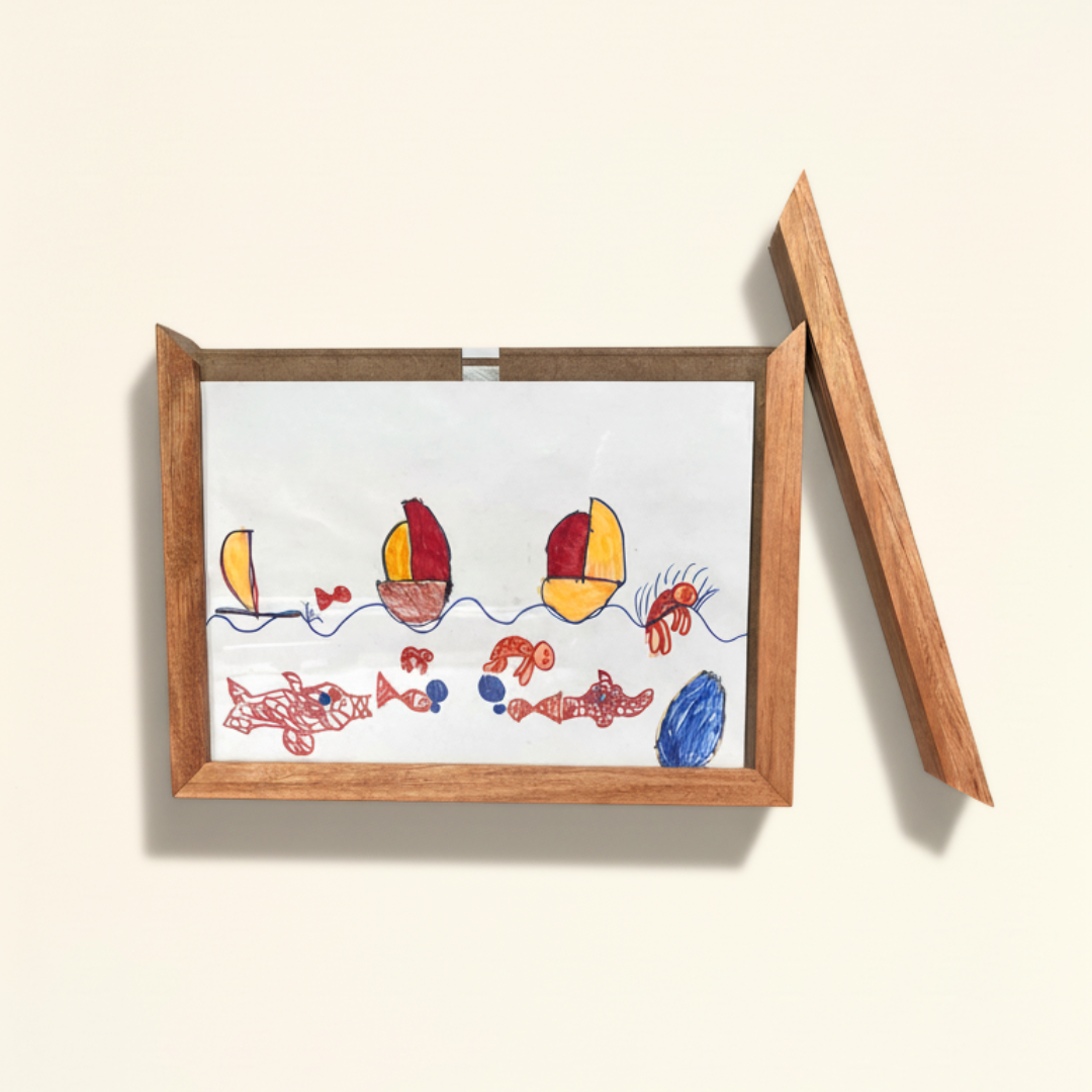 Magnetischer Echtholz Wechselrahmen für Kinderbilder & Poster A4